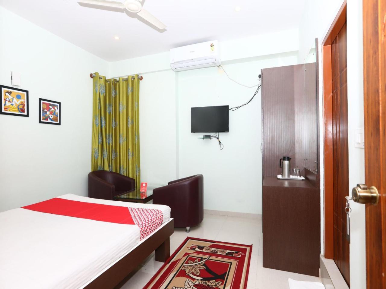Golden Residency Hotel Mysore Buitenkant foto
