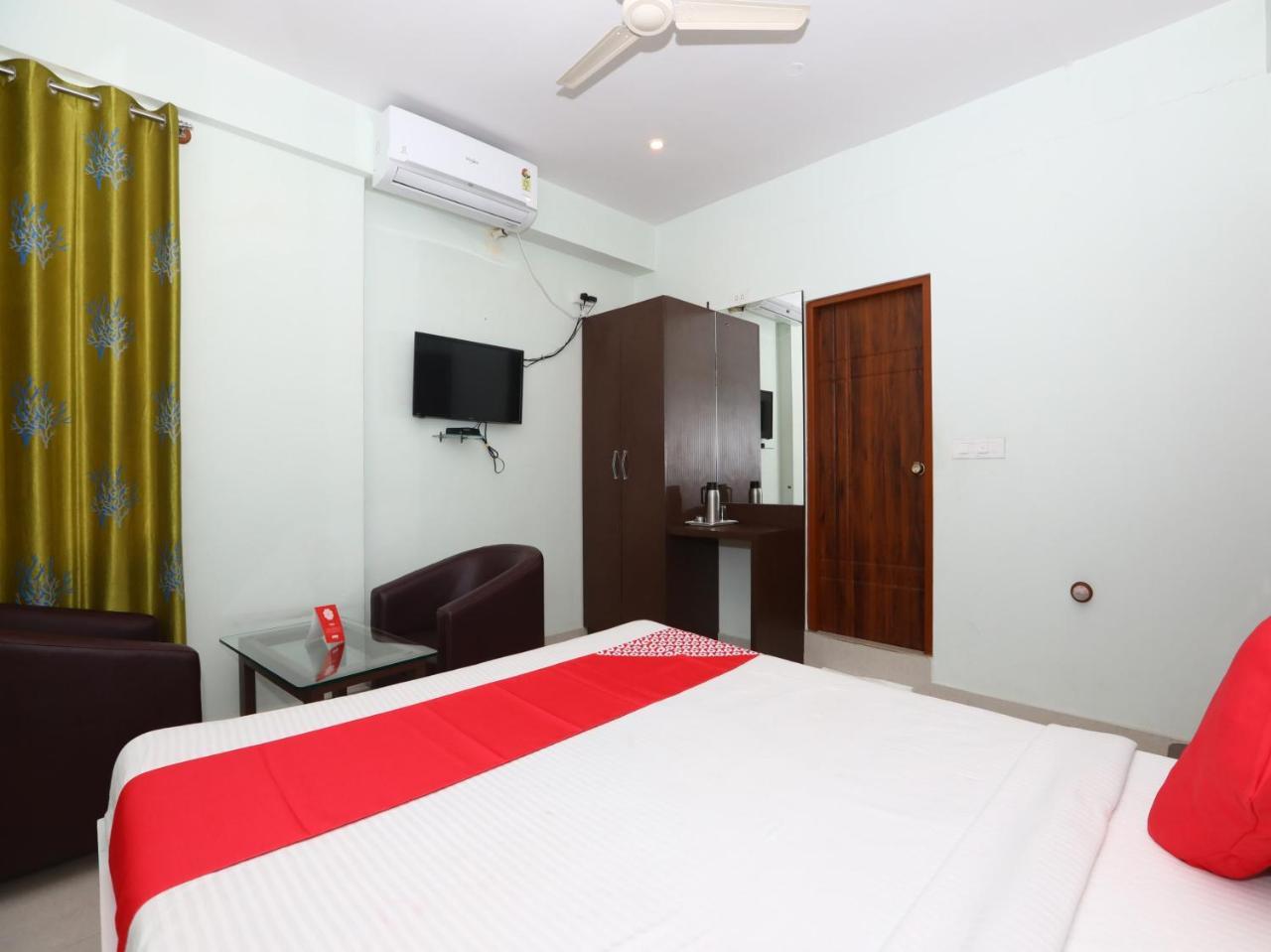 Golden Residency Hotel Mysore Buitenkant foto
