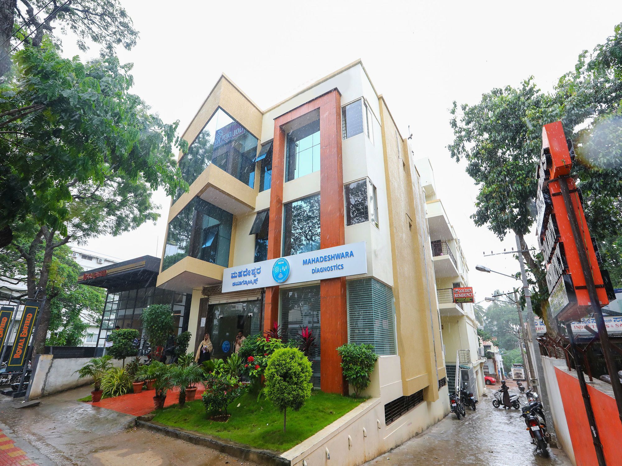 Golden Residency Hotel Mysore Buitenkant foto
